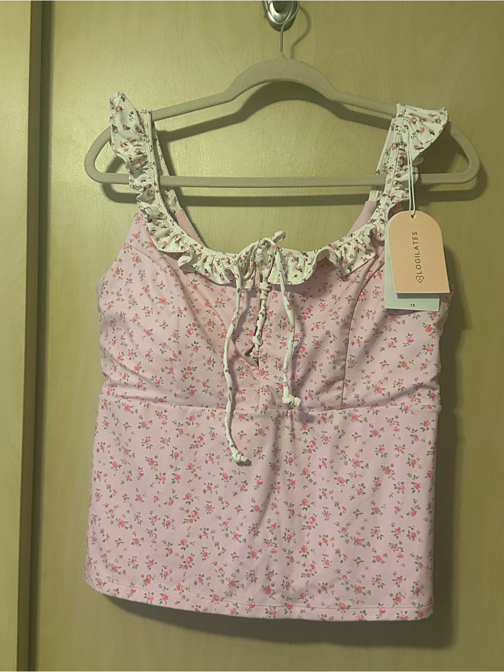 Blogilates Ruffle Lace Up Tank 1X Pink Floral NWT | Removable Pads - Picture 1 of 5